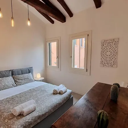 S. Giacomo Da L'orio Appartement *